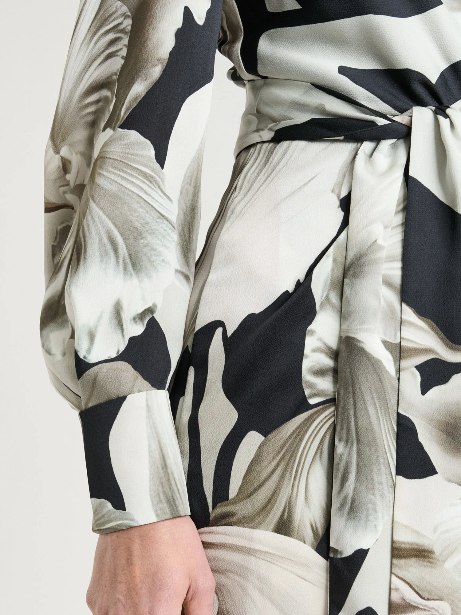 BAROQUE HAMMERED SATIN DRESS - Image 3