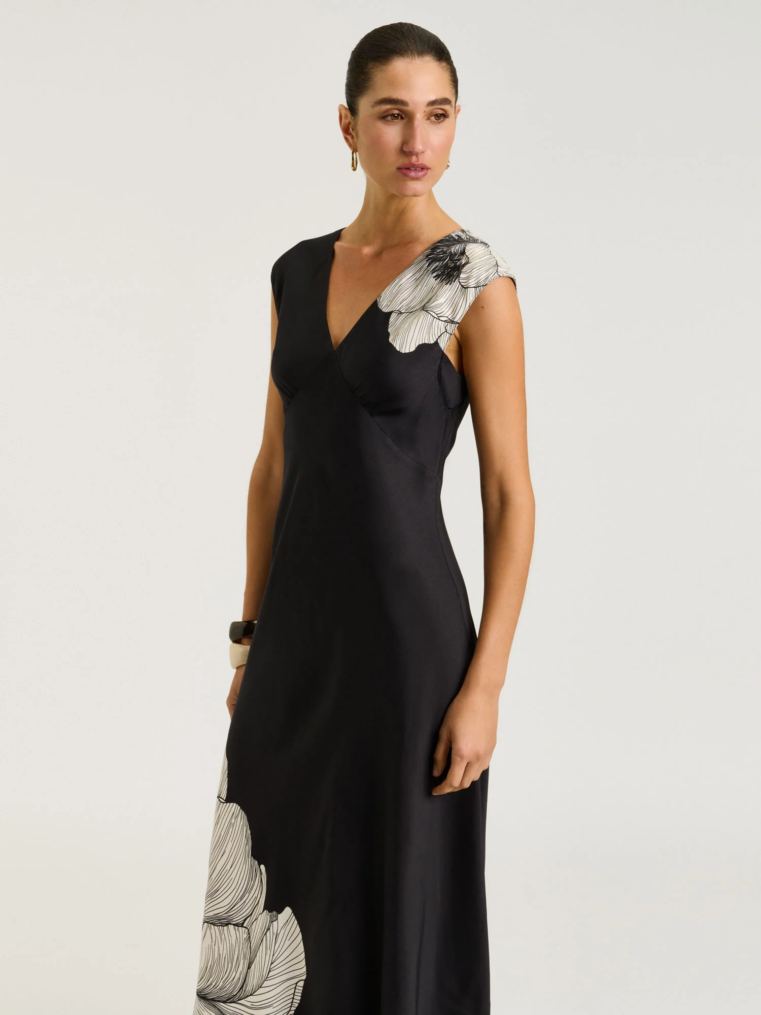 BLACK POPPY TWILL V NECK MIDI DRESS - Image 2
