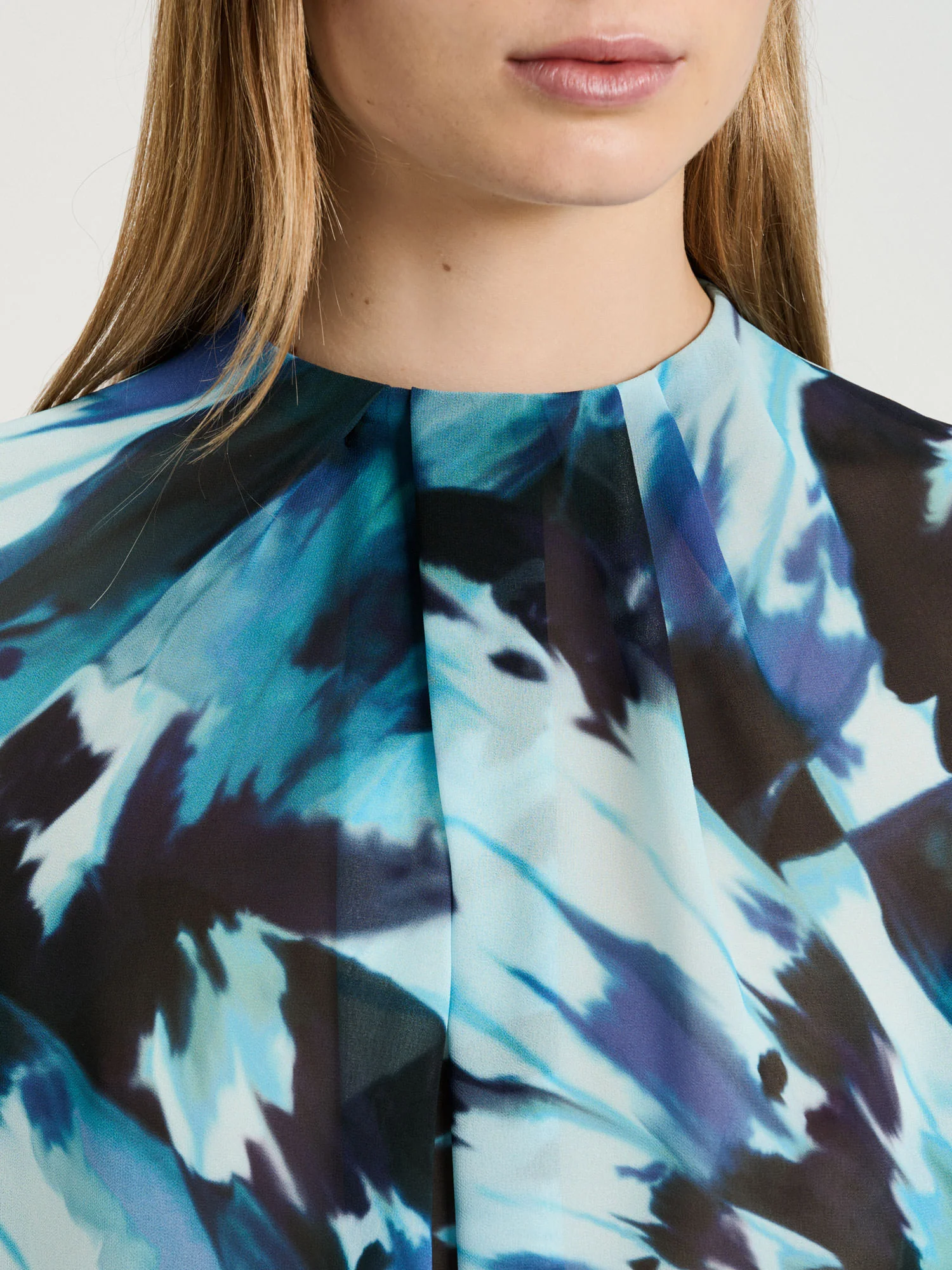 BLUE PAPILLION GEORGETTE BLOUSE - Image 3