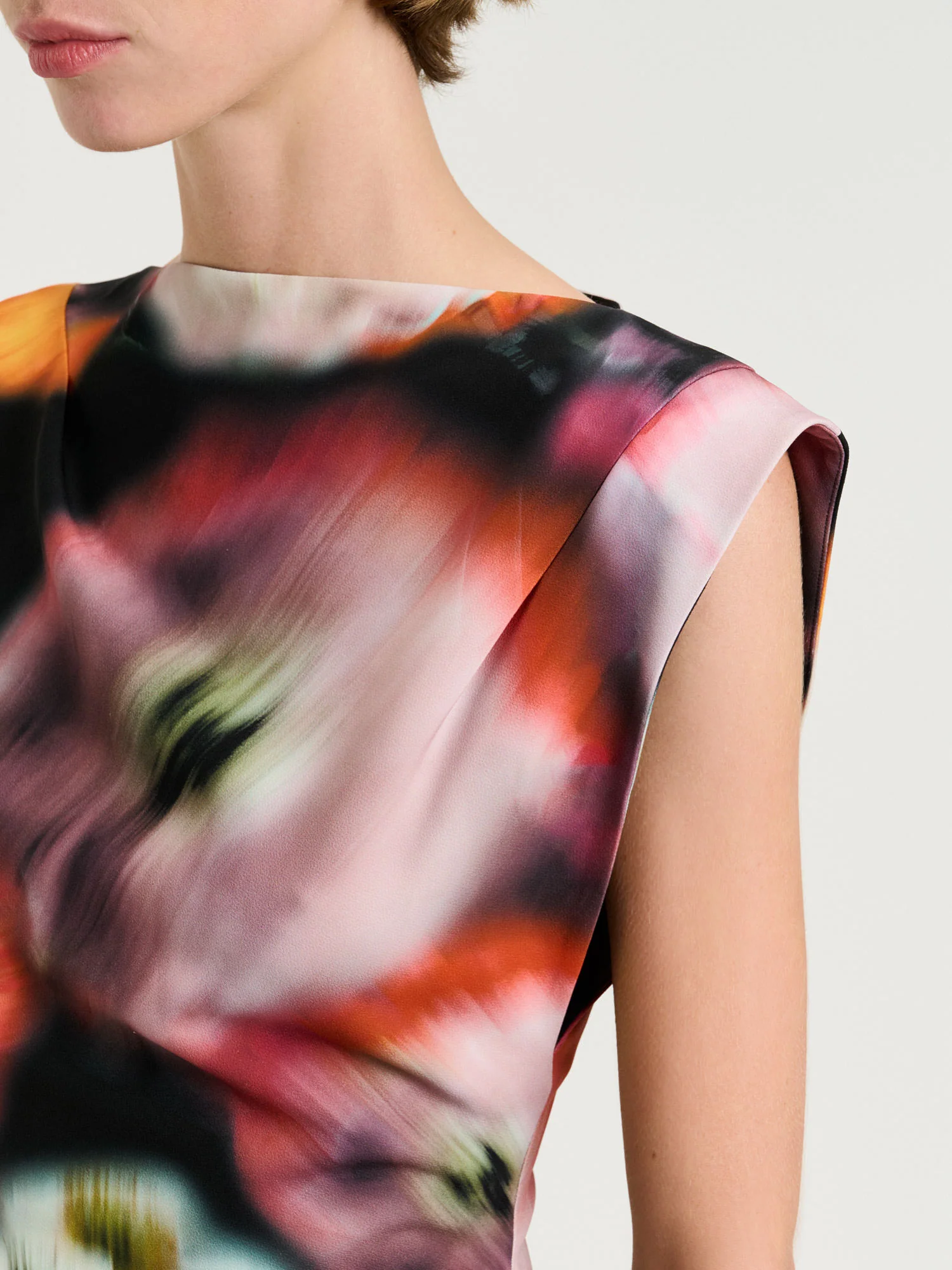 BLUR FLORAL ASYMMETRIC TOP - Image 3