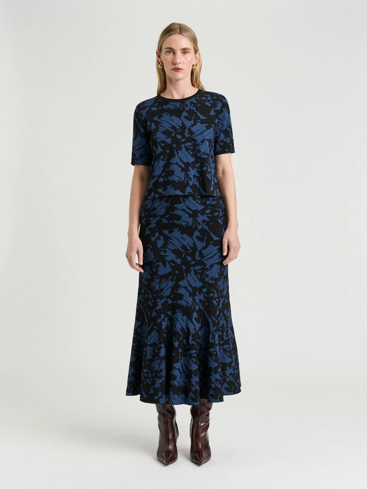 BUTTERFLY JACQUARD KNIT SKIRT