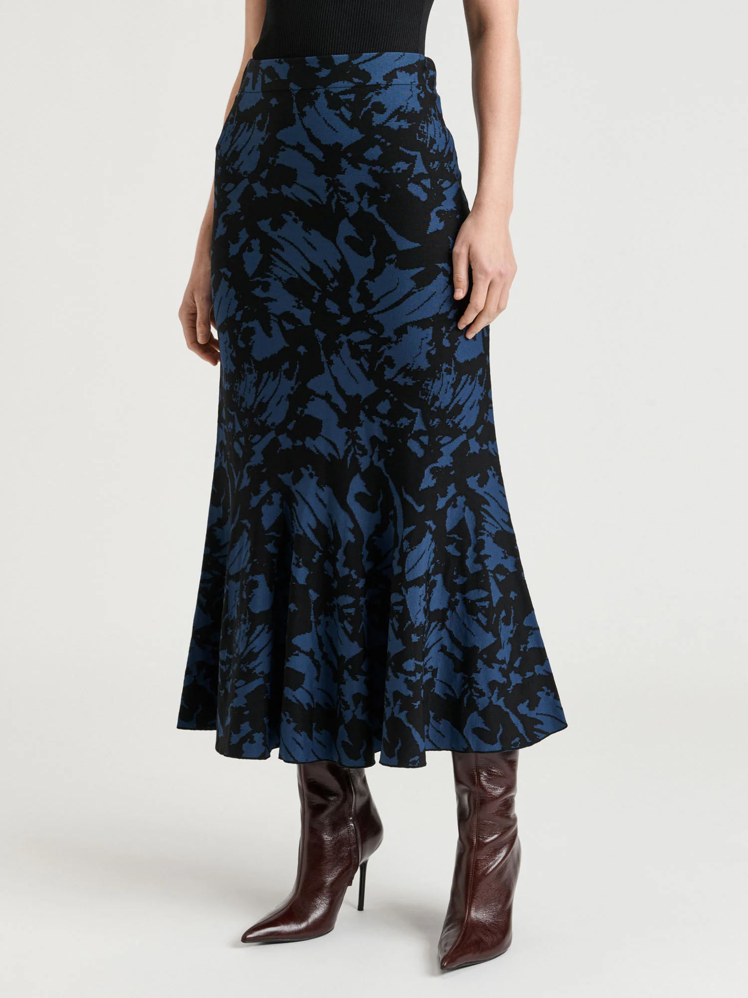BUTTERFLY JACQUARD KNIT SKIRT - Image 2
