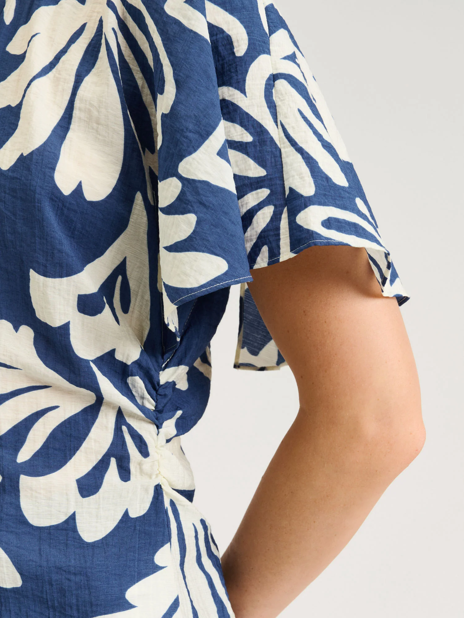 CHAMBRAY FILIGREE BELL SLEEVE TOP - Image 3