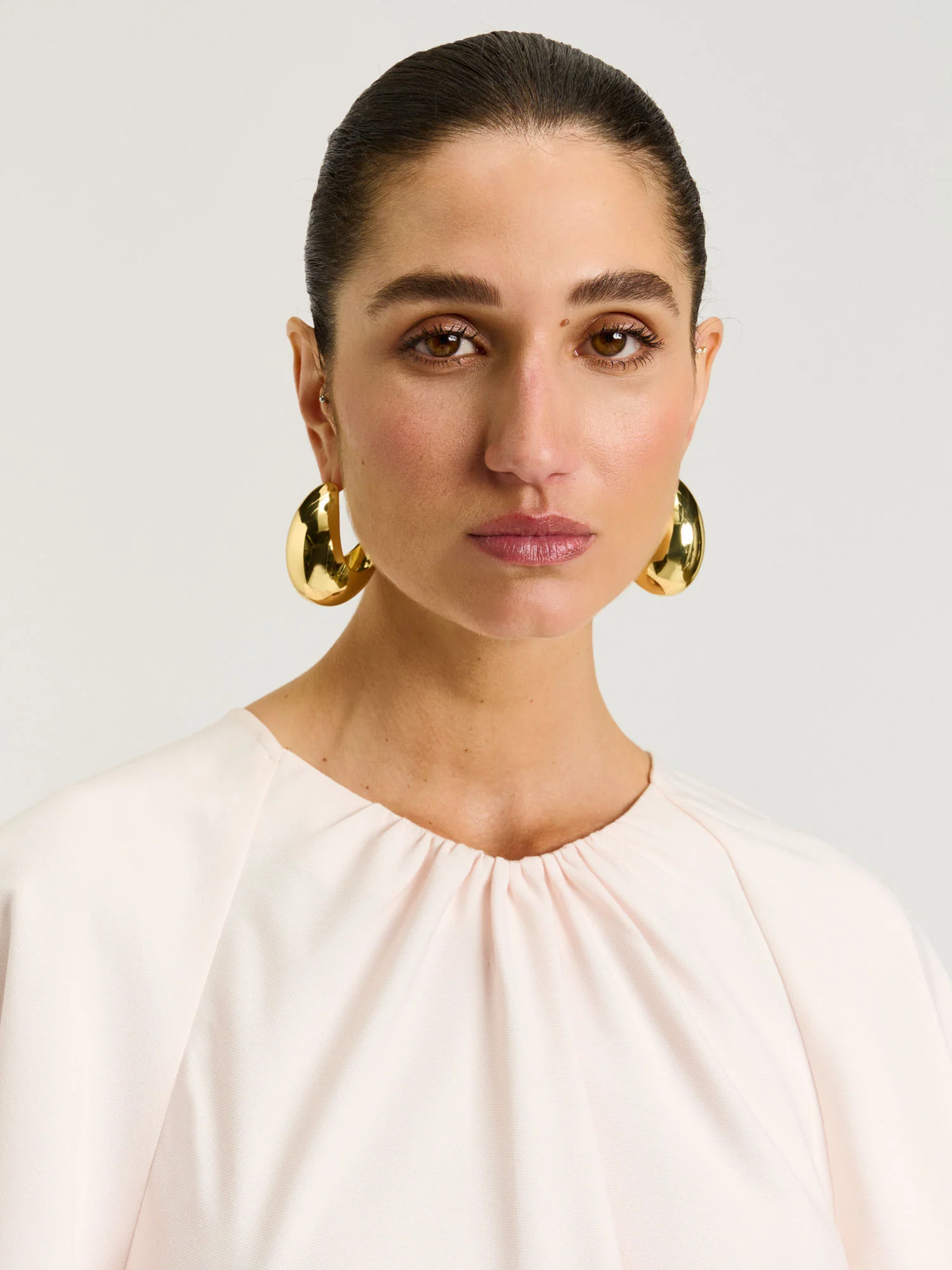 CHAMPAGNE DRAPEY VISCOSE TWILL TUCKED NECK TOP - Image 4