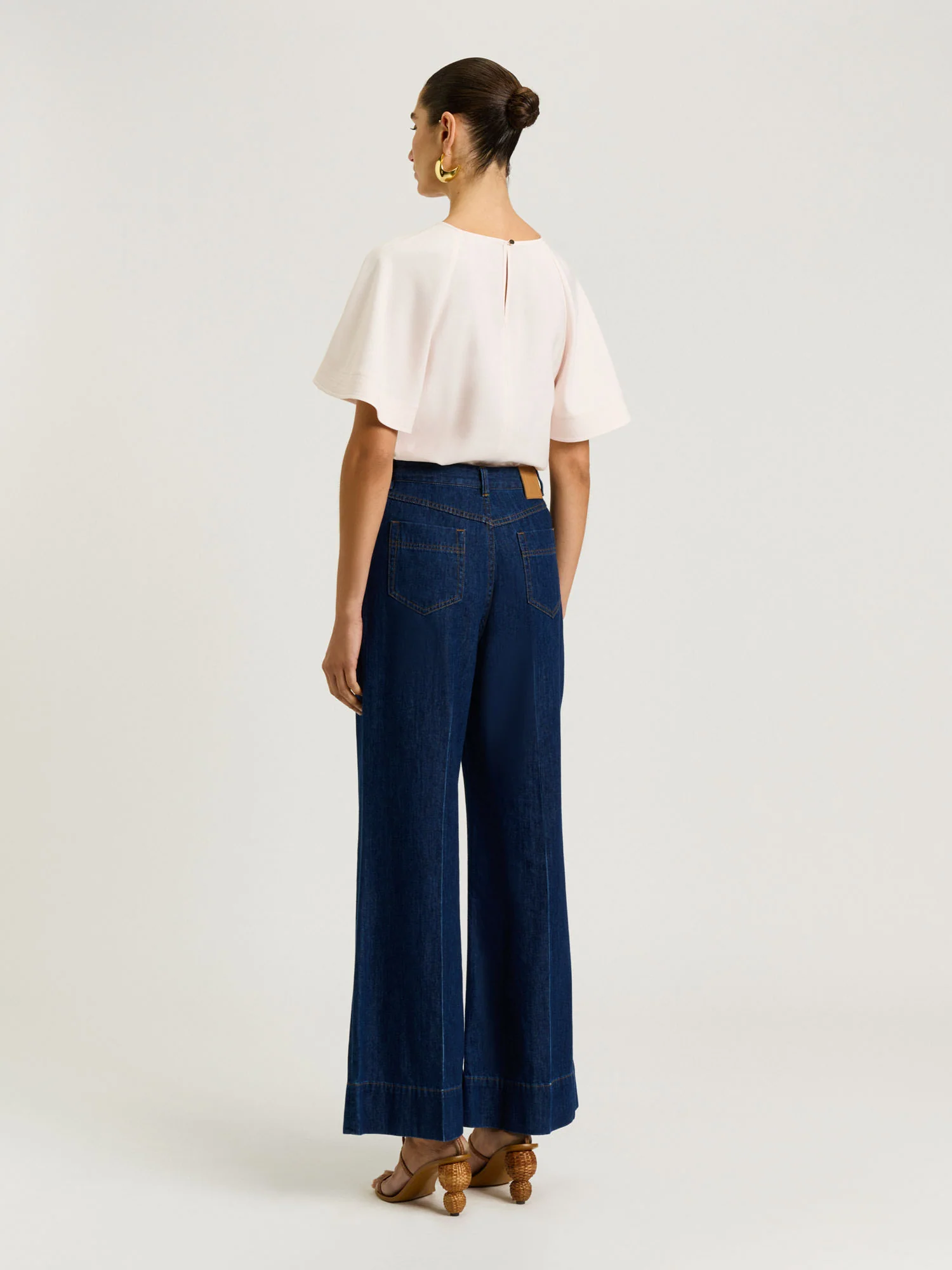CHAMPAGNE DRAPEY VISCOSE TWILL TUCKED NECK TOP - Image 6