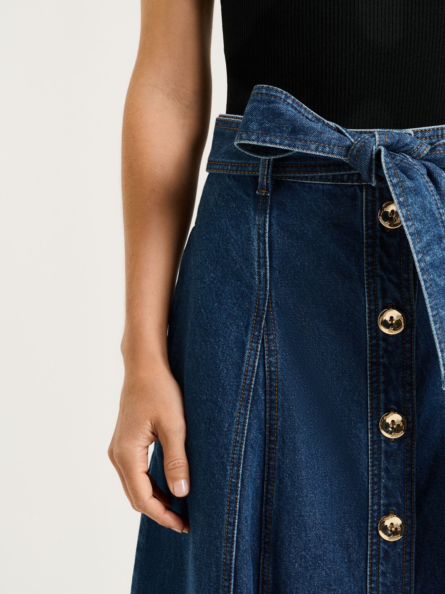 COTTON DENIM BELTED MIDI SKIRT - Image 3