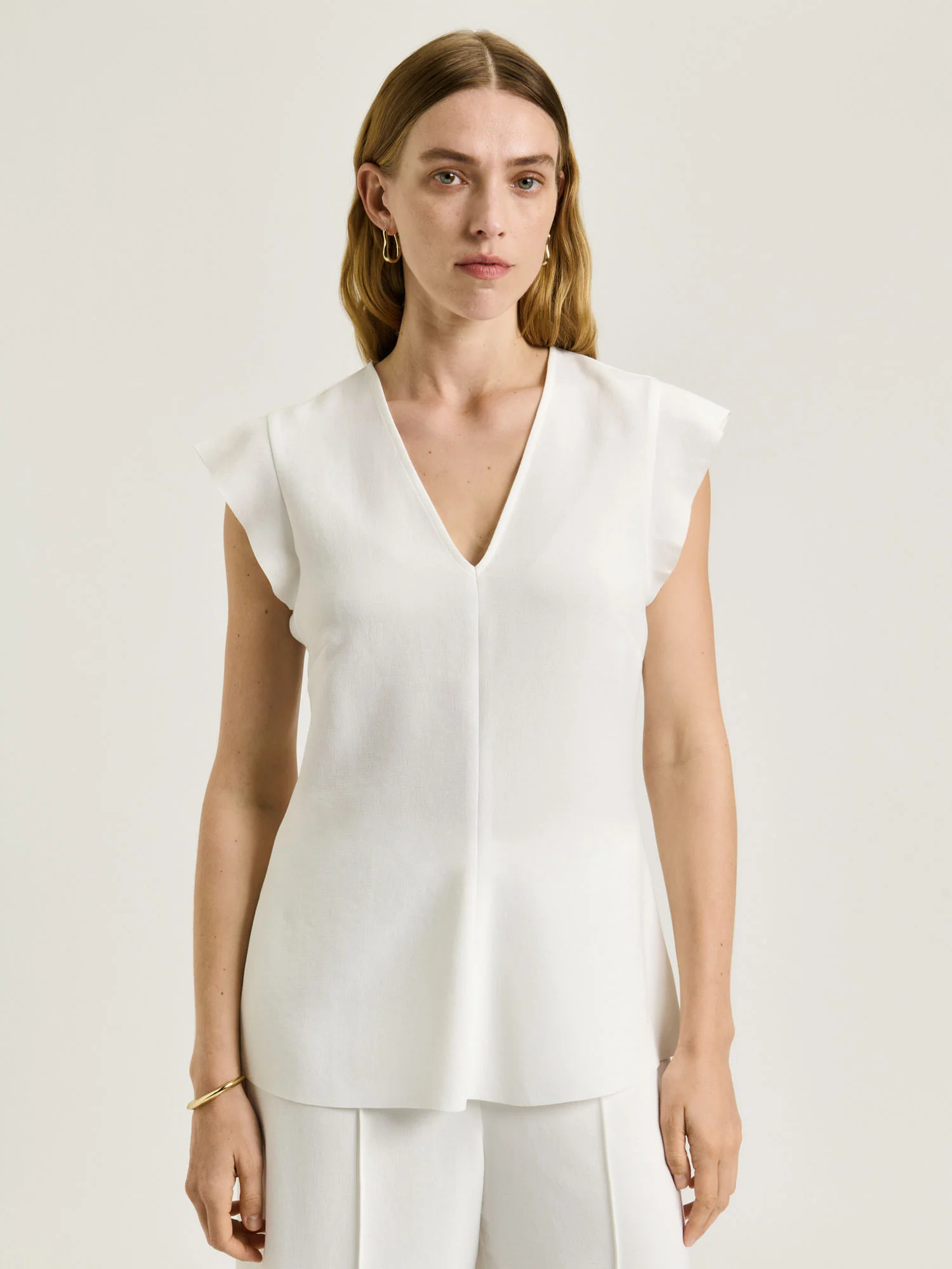 DOUBLE CREPE V NECK TOP - Image 3