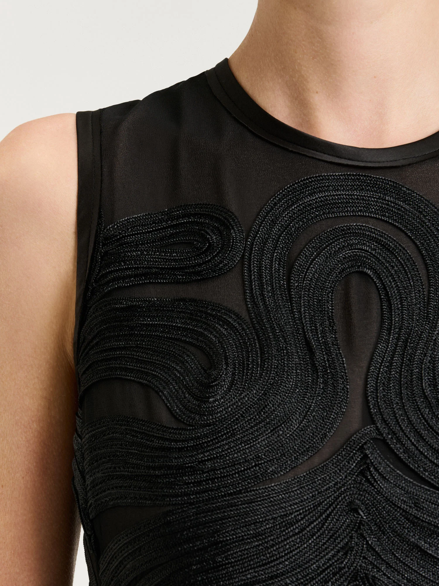 EMBELLISHED GEORGETTE COLUMN DRESS - Image 3