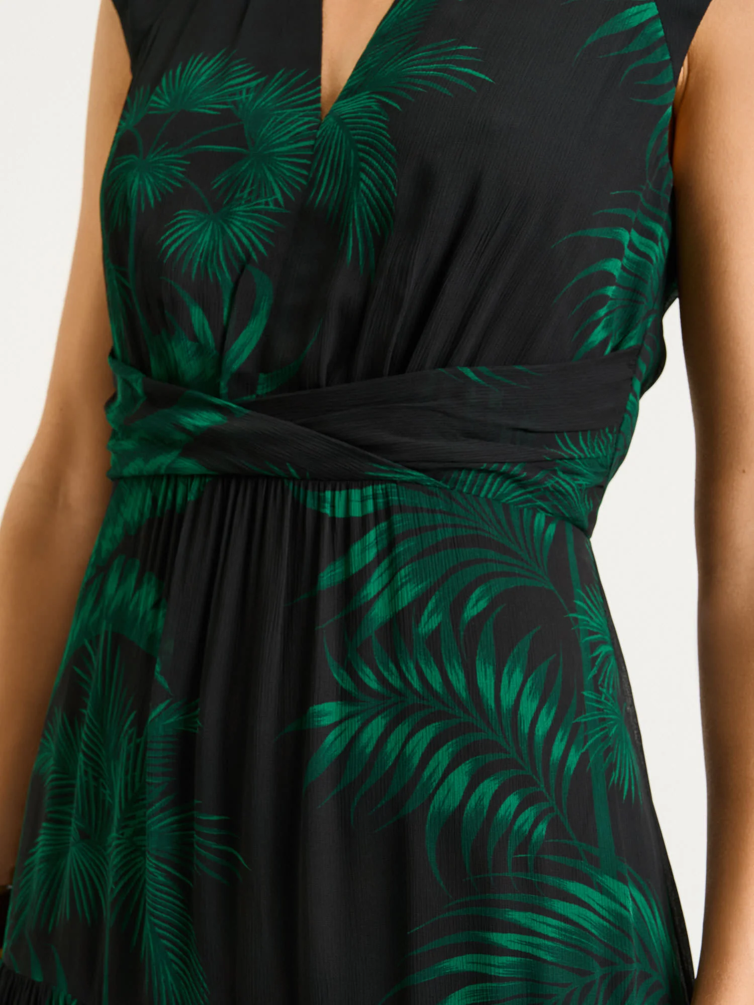 EMERALD PALM CRINKLE GEORGETTE MIDI DRESS - Image 4