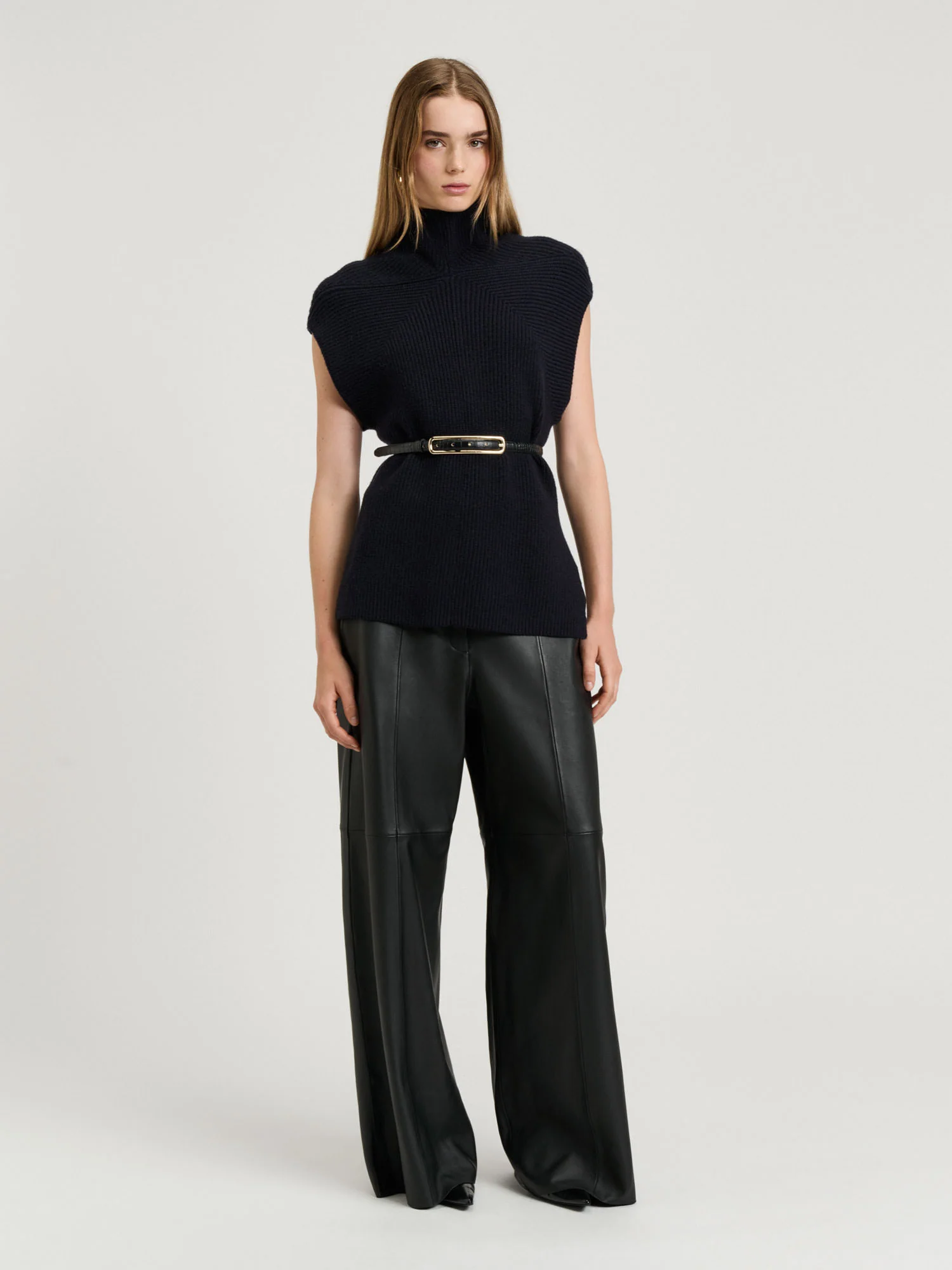 INK CHUNKY RIBBED KNIT VEST