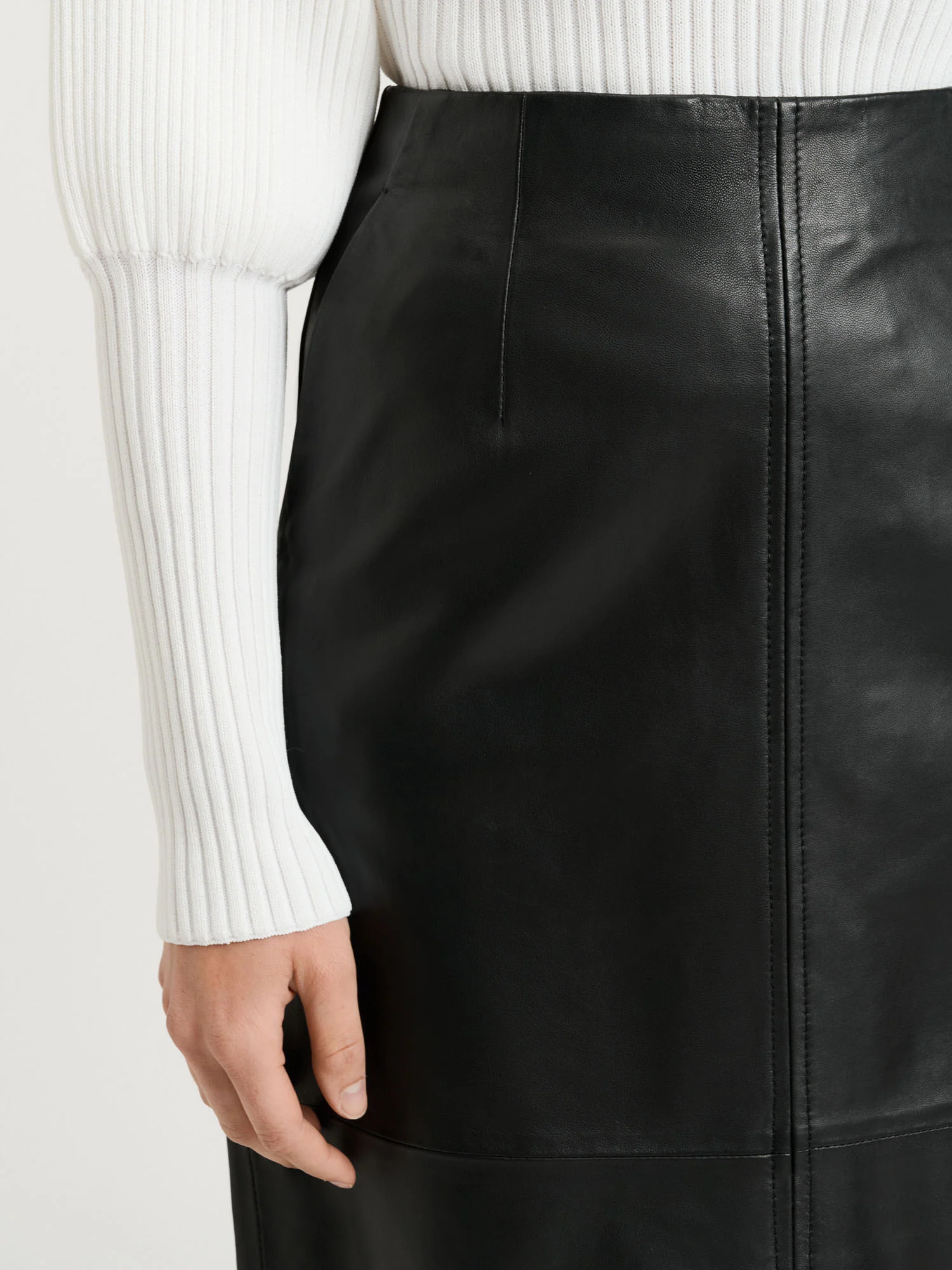 LEATHER PENCIL SKIRT - Image 12