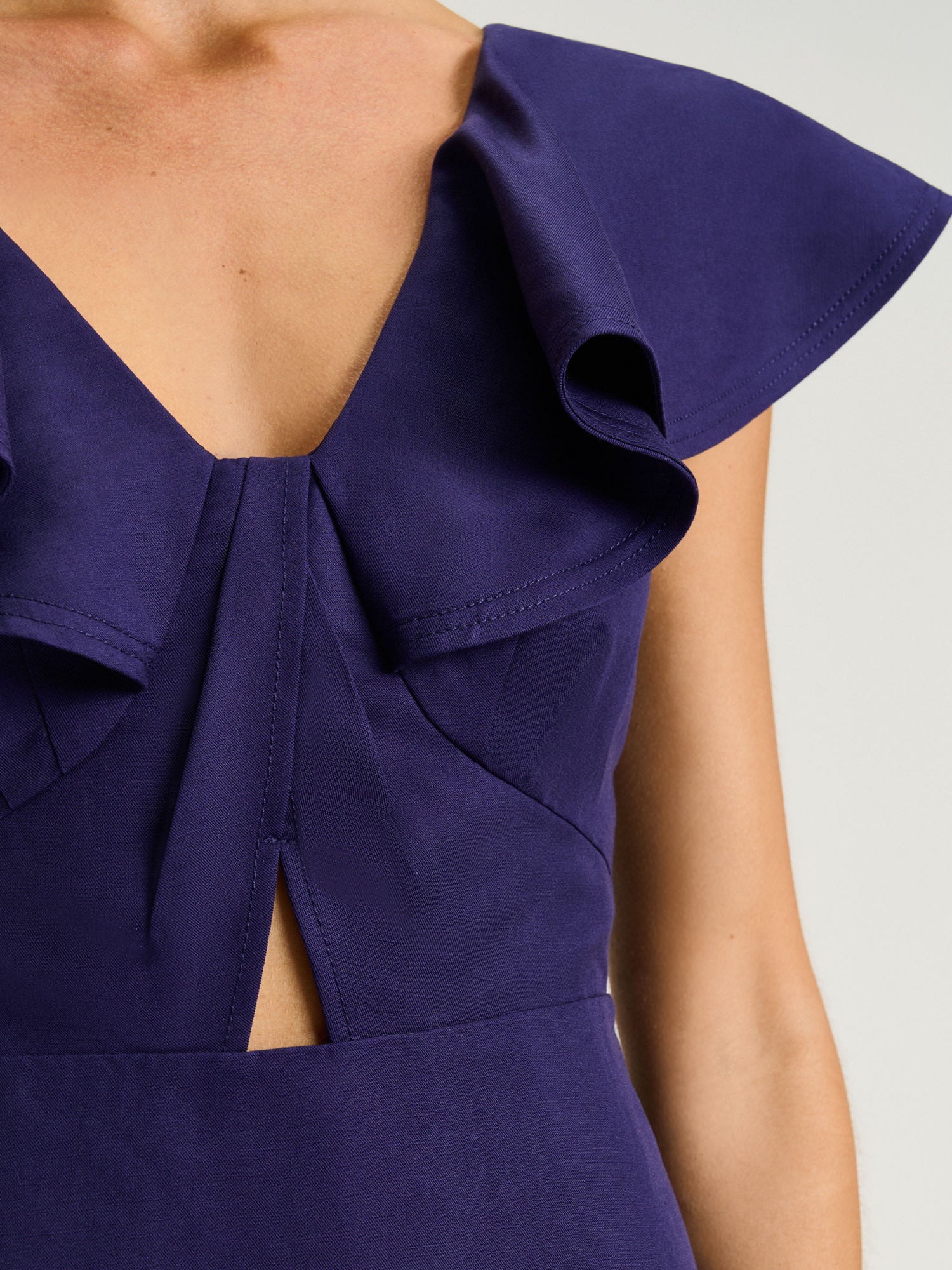 LINEN LYOCELL RUFFLE NECK DRESS - Image 3
