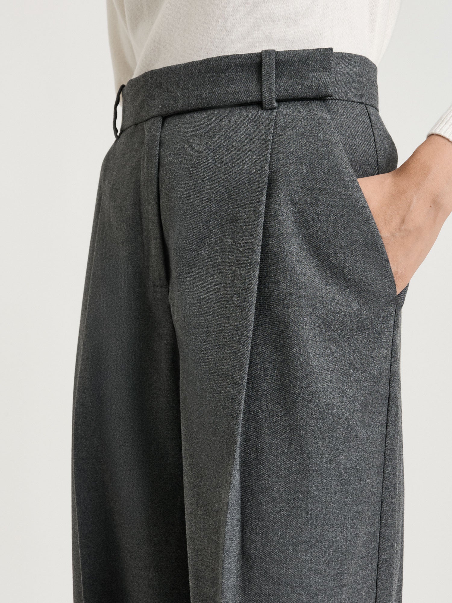 MELANGE SUITING TUCKED STRAIGHT LEG PANT - Image 4