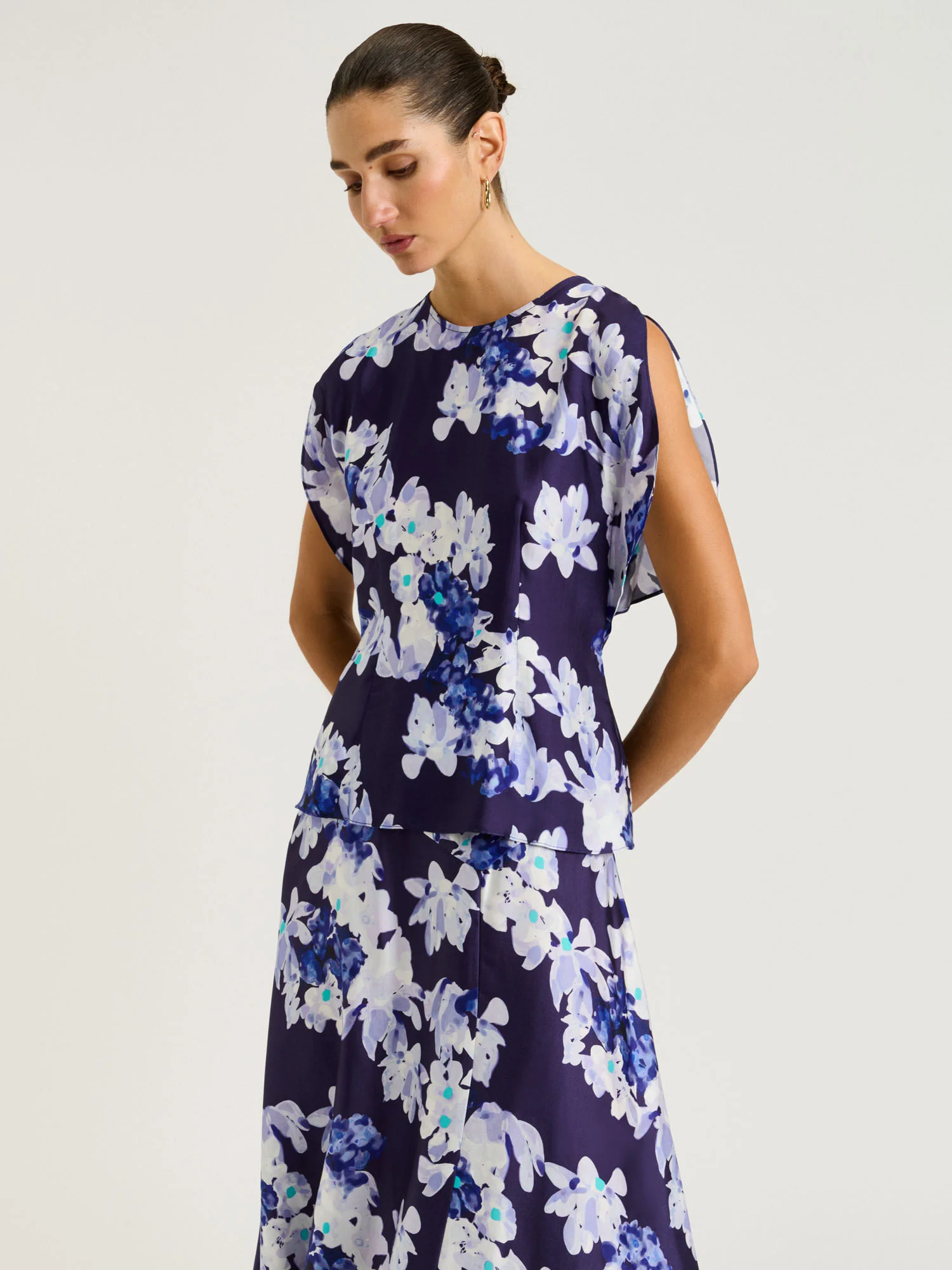 MIDNIGHT CLIMBING VINE SATIN TOP - Image 3