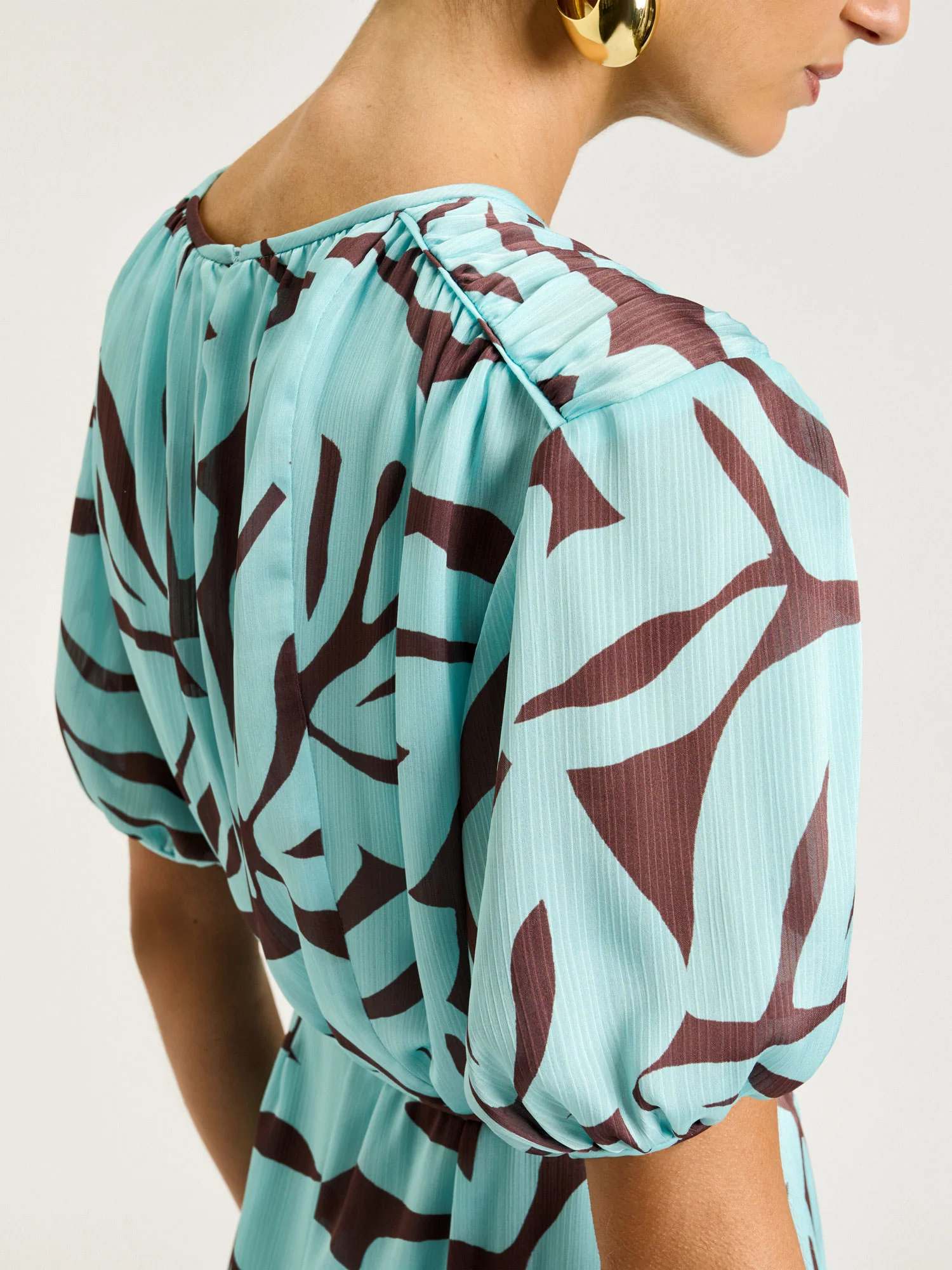 MINT FOLIAGE GEORGETTE GATHERED SLEEVE MIDI DRESS - Image 5
