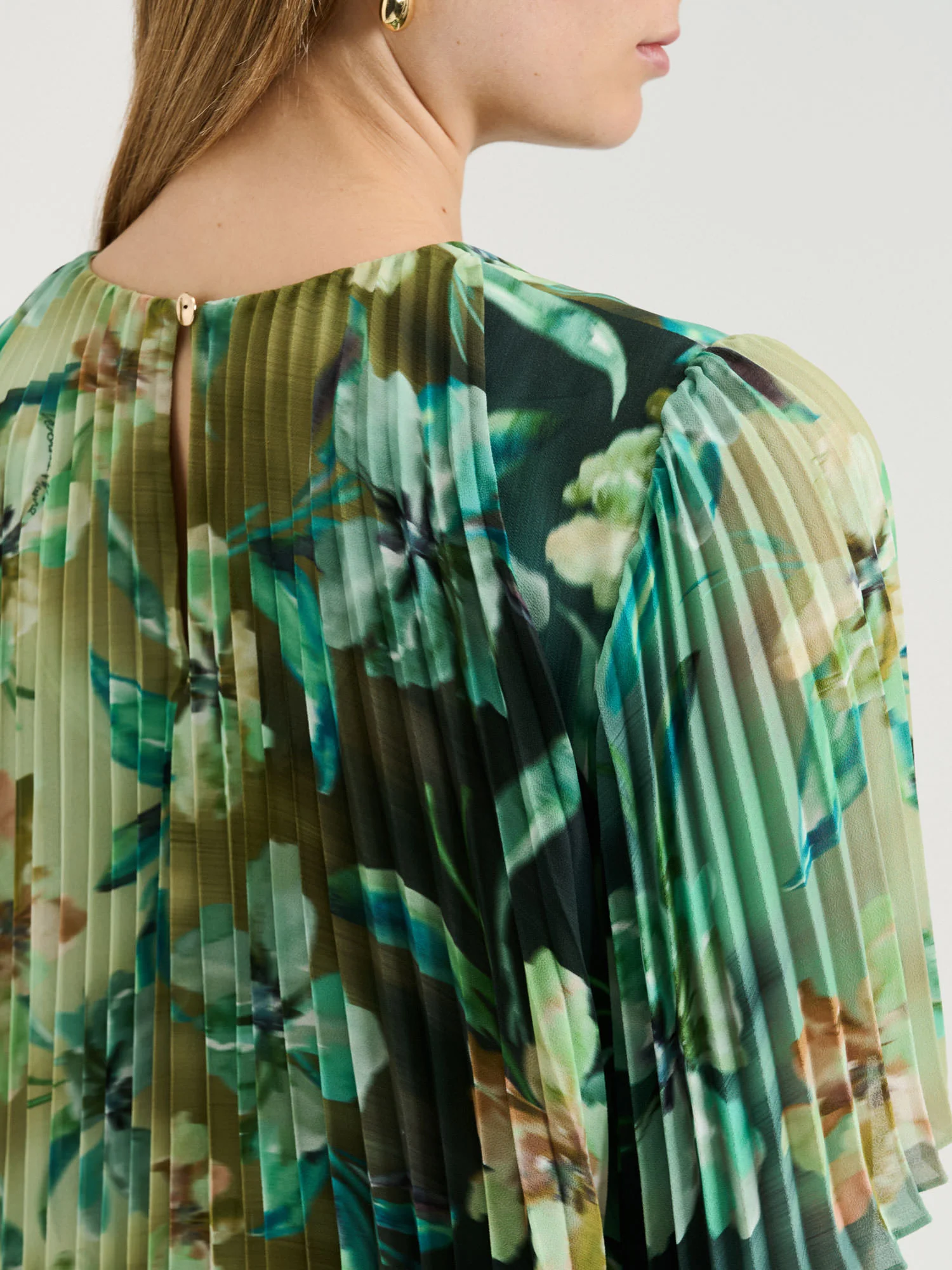OPALESQUE FLORAL GEORGETTE PLEATED TOP - Image 3