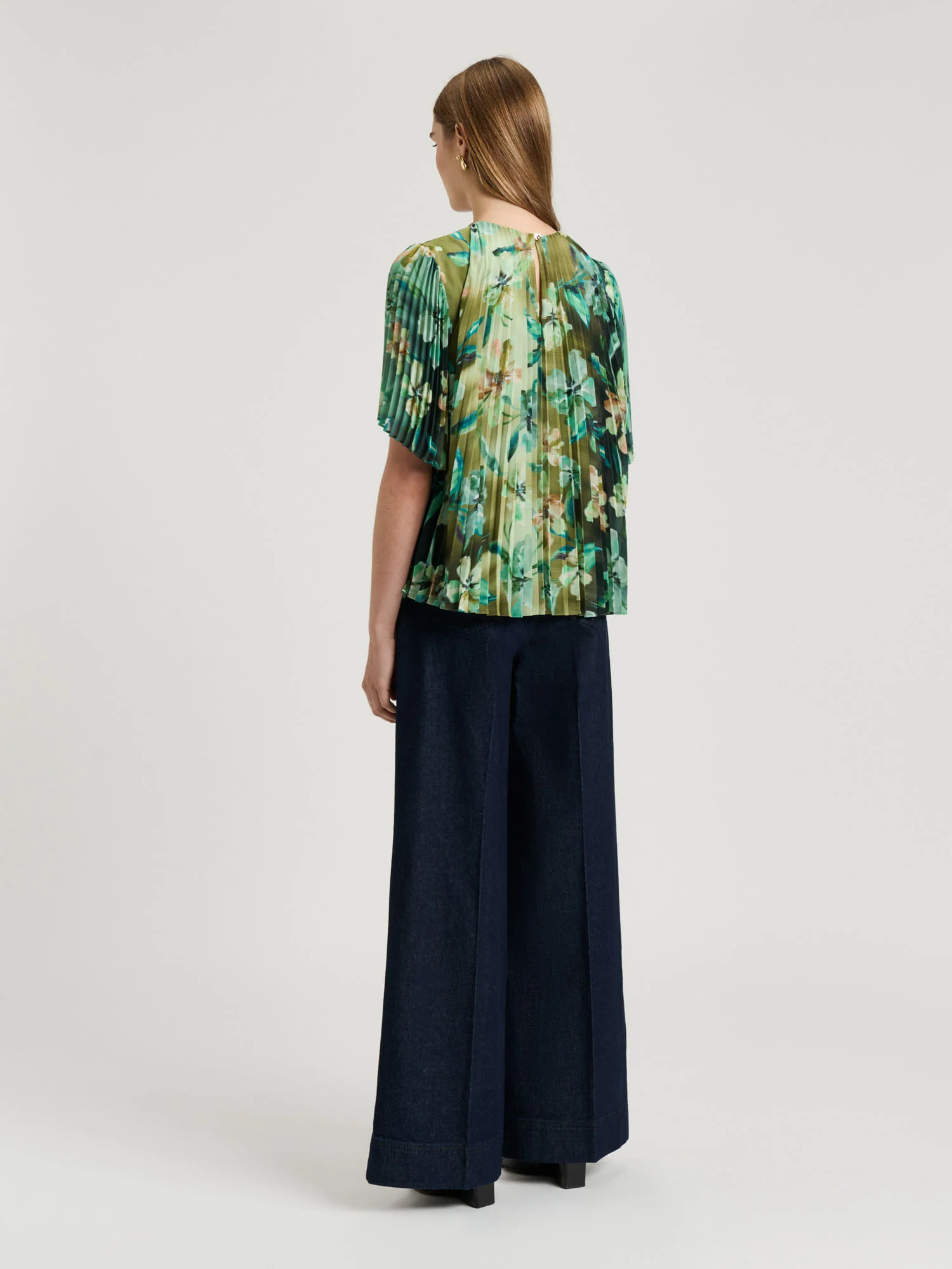 OPALESQUE FLORAL GEORGETTE PLEATED TOP - Image 4