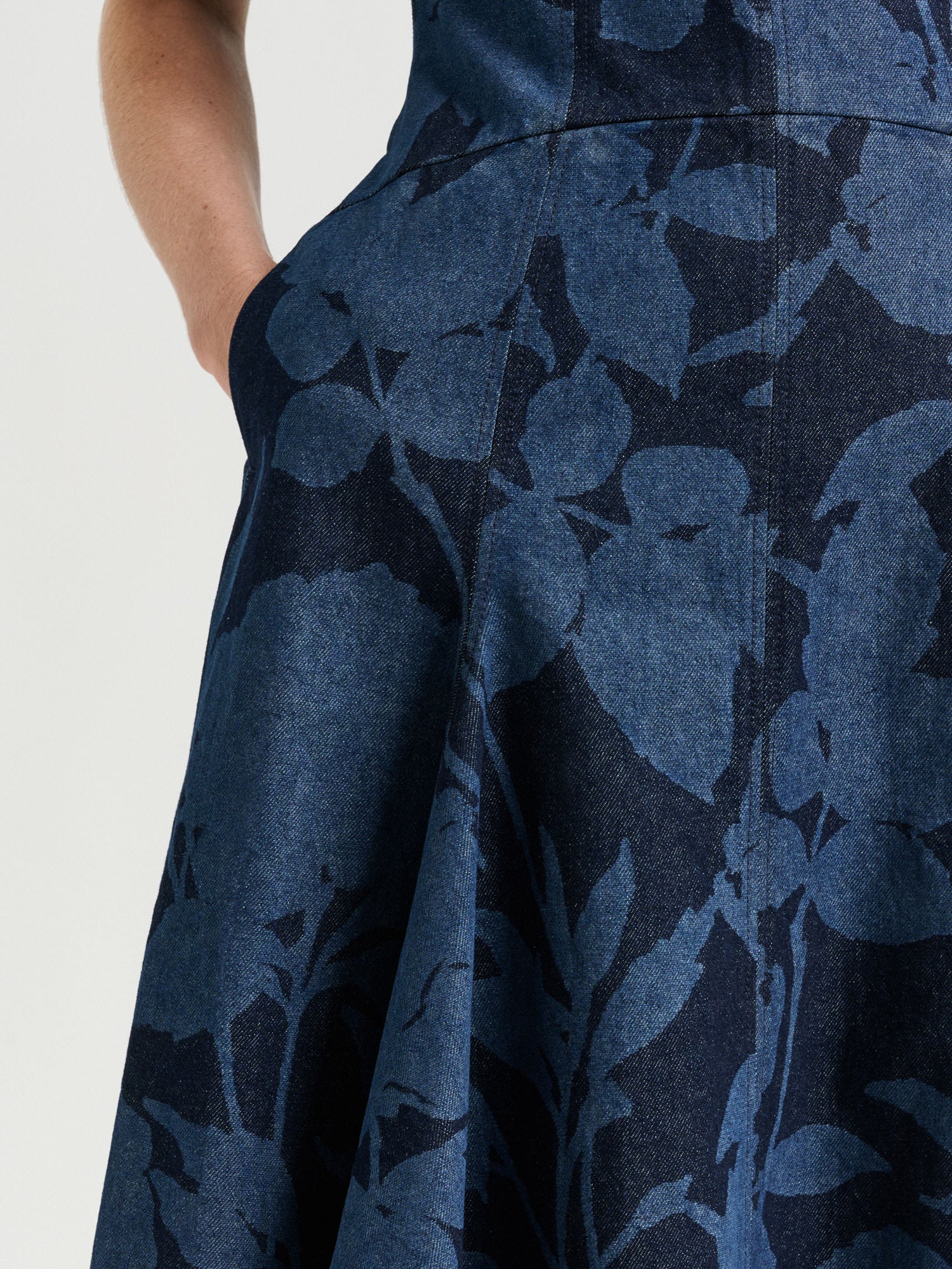 SHADOW FLORAL DENIM MIDI DRESS - Image 3
