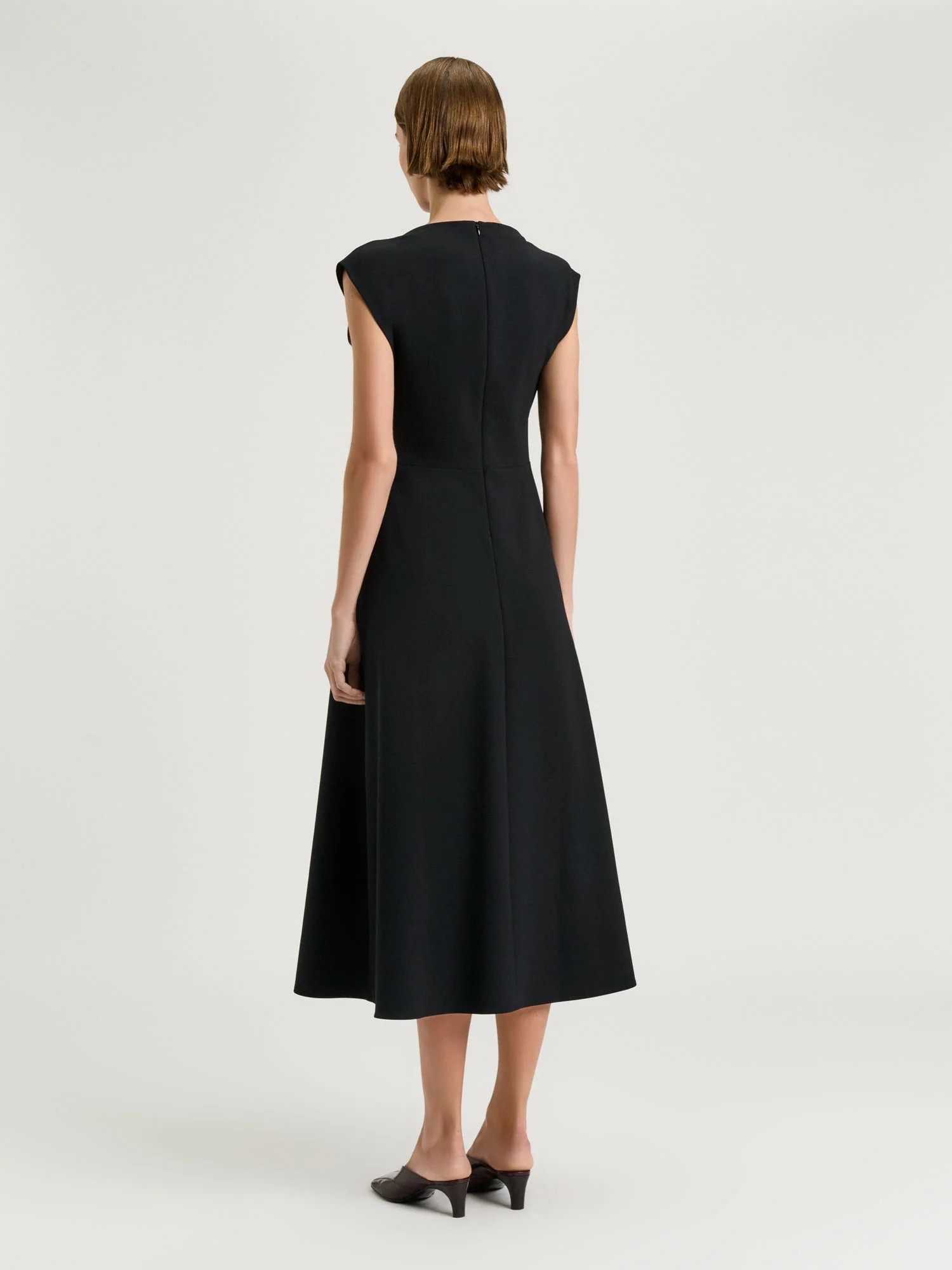 STRETCH CREPE FLOWER BROOCH MIDI DRESS - Image 8