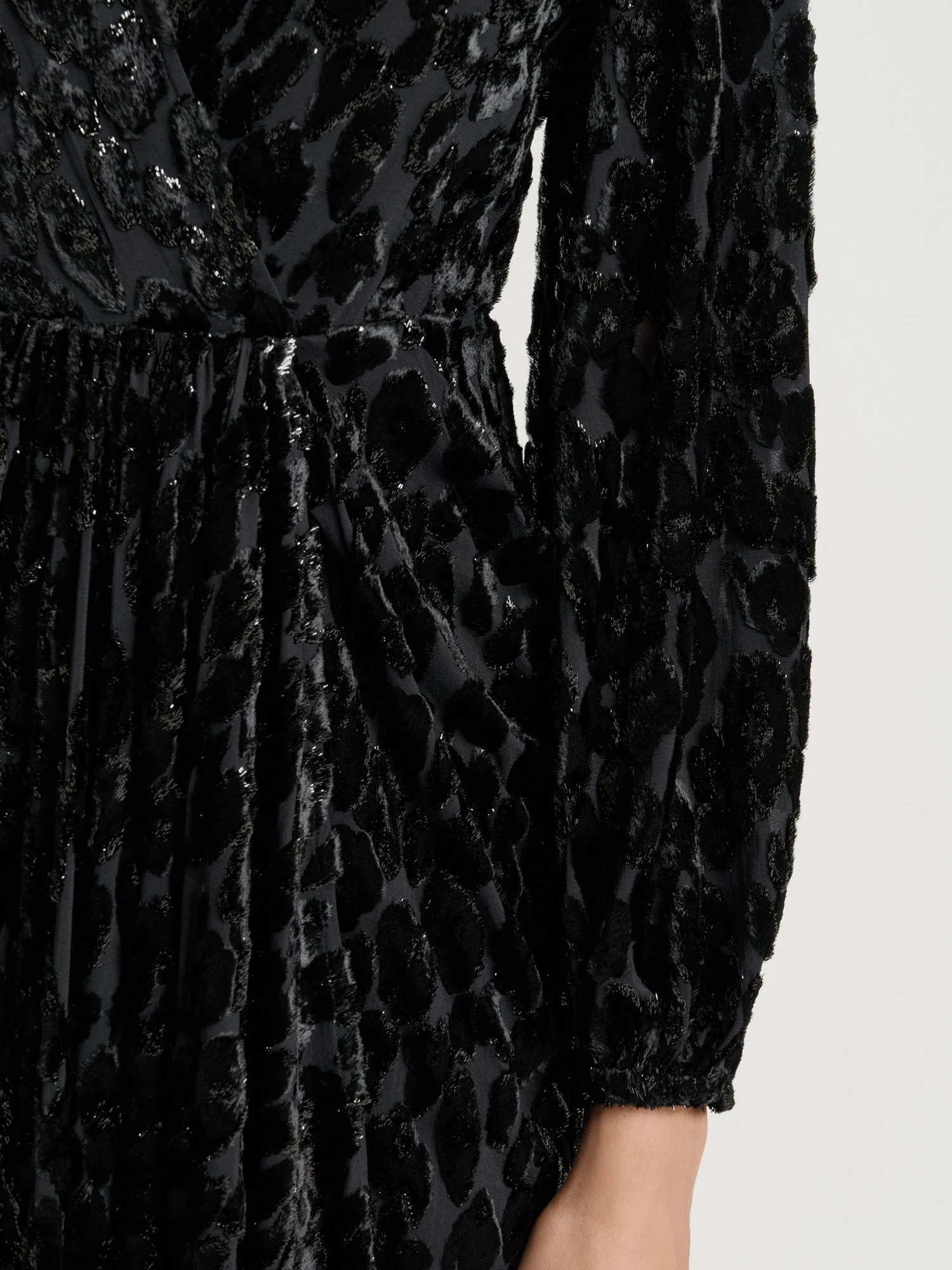 VELVET DEVORE DRAPED MIDI DRESS - Image 3