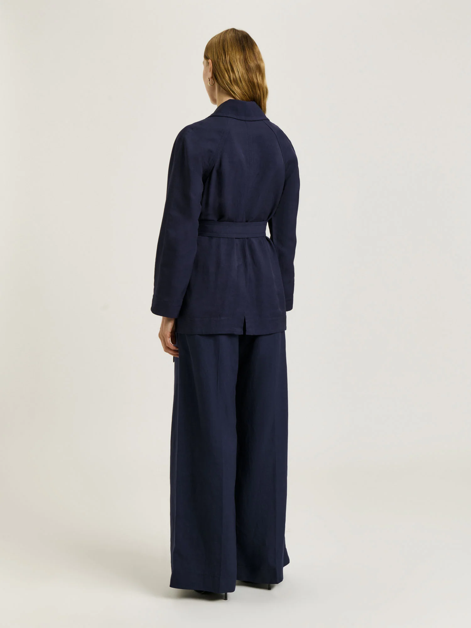 VISCOSE LINEN TWILL CROPPED TRENCH - Image 3