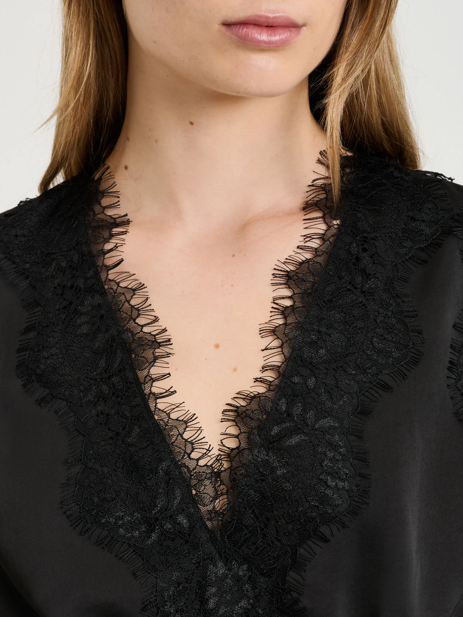 WASHED SATIN LACE TRIM TOP - Image 3