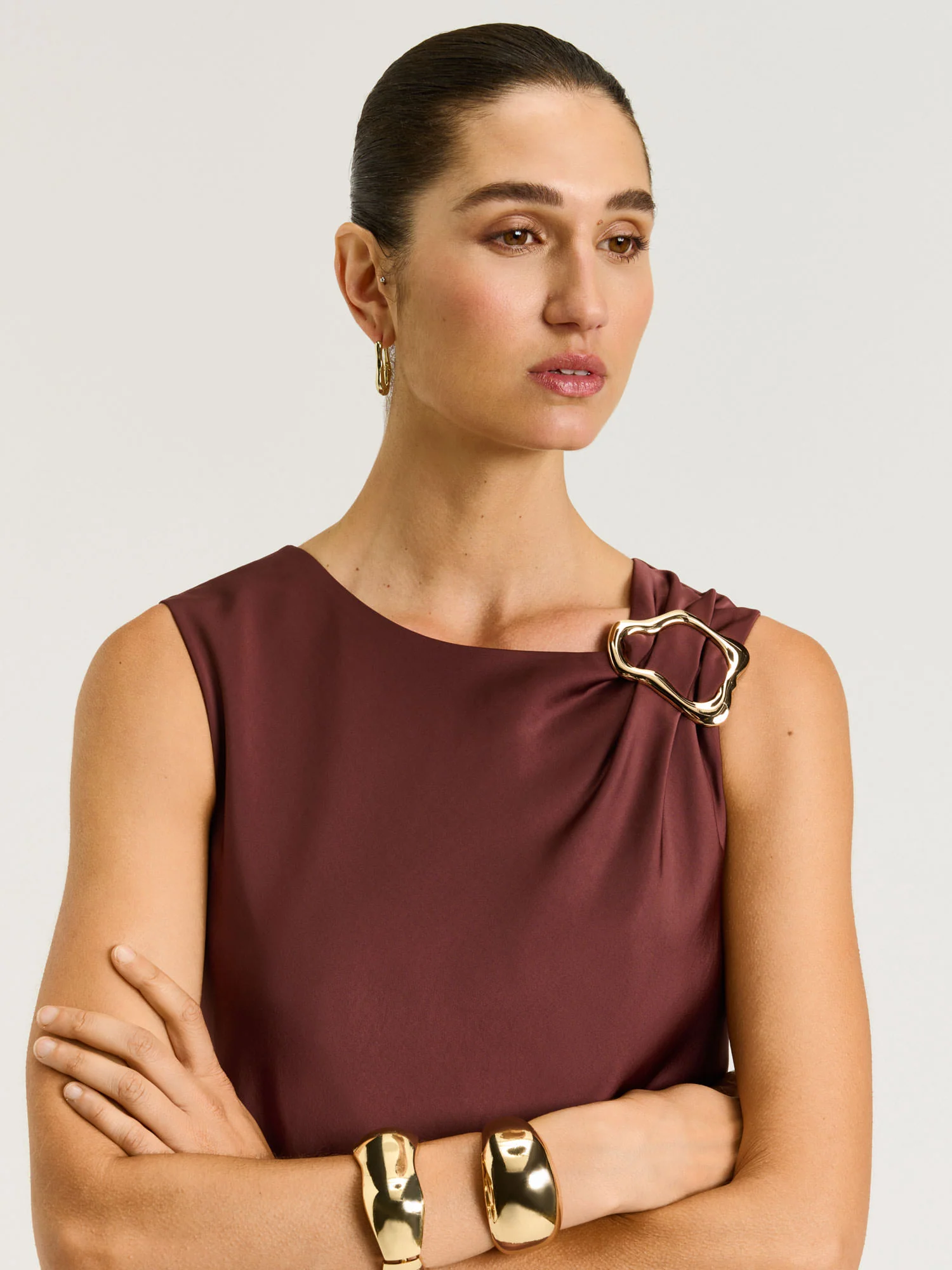 WASHER SATIN GATHERED SHOULDER MIDI DRESS - Image 10