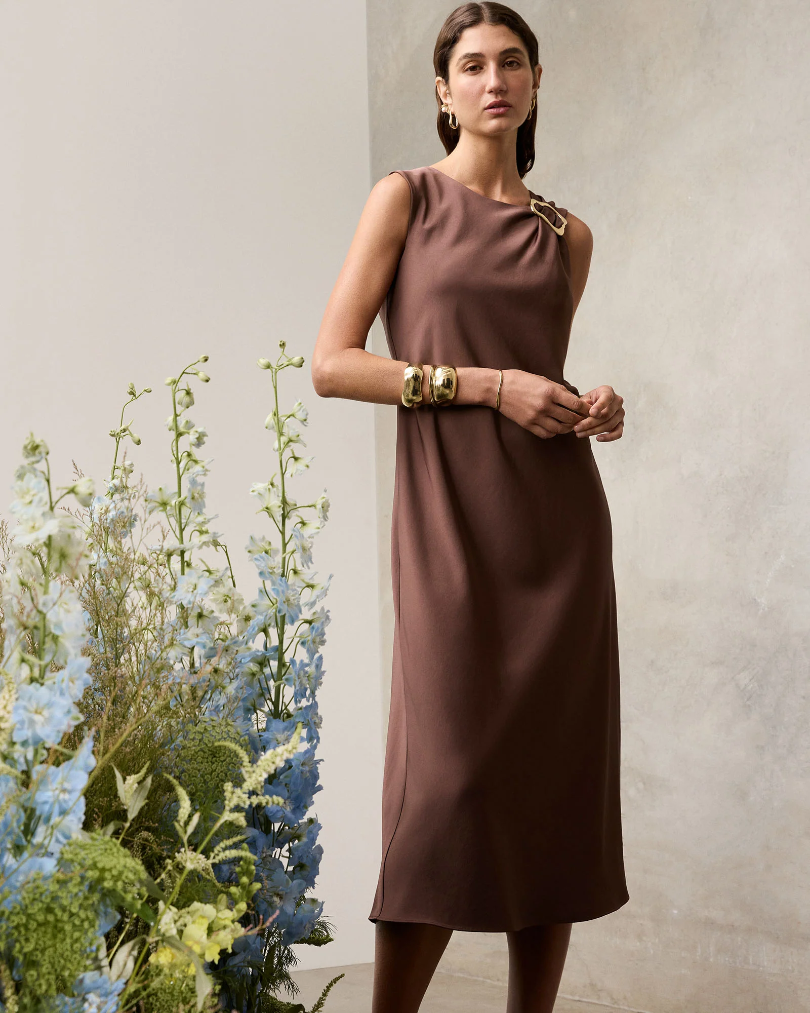 WASHER SATIN GATHERED SHOULDER MIDI DRESS - Image 14