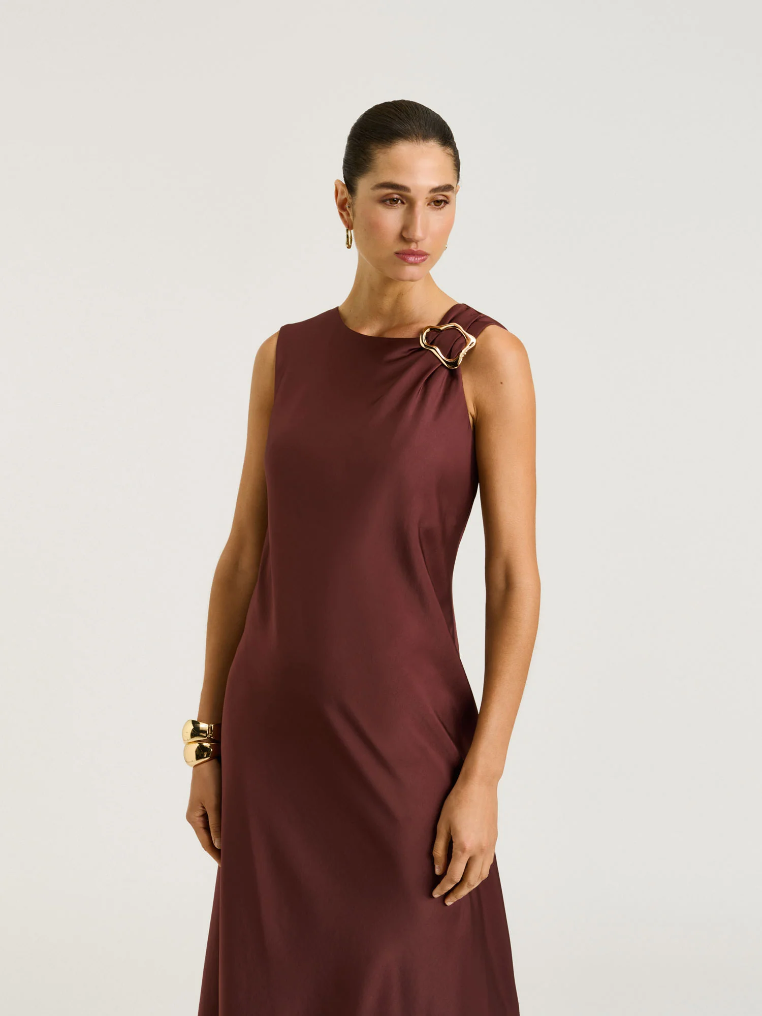 WASHER SATIN GATHERED SHOULDER MIDI DRESS - Image 8